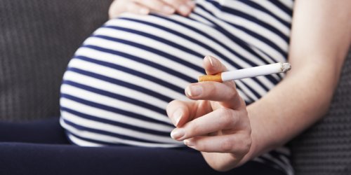 Des femmes enceintes payees pour arreter de fumer !