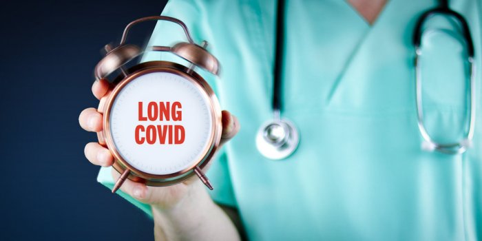 Covid long : la moitie des malades hospitalises ont au moins un symptome deux ans apres